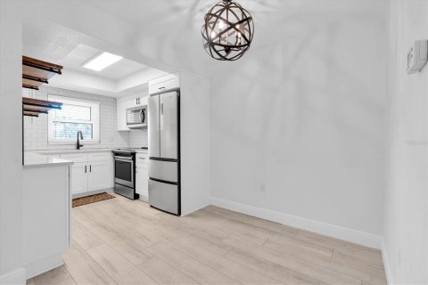 Copropriété à louer à Saint Pete Beach, Floride: 2 chambres, 76.83 m2 № 2431683 - photo 6