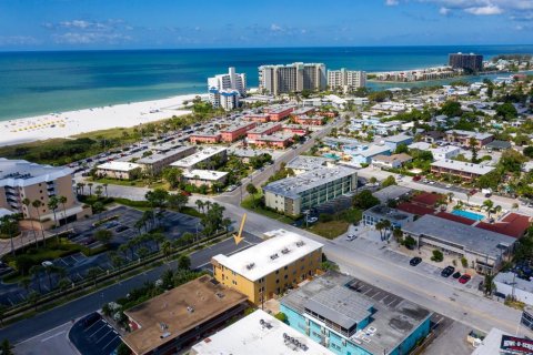 Condo à Saint Pete Beach, Floride, 2 chambres  № 2431683