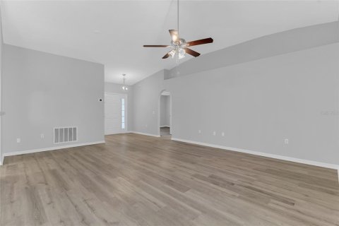 Villa ou maison à vendre à Apopka, Floride: 3 chambres, 151.52 m2 № 2408935 - photo 8