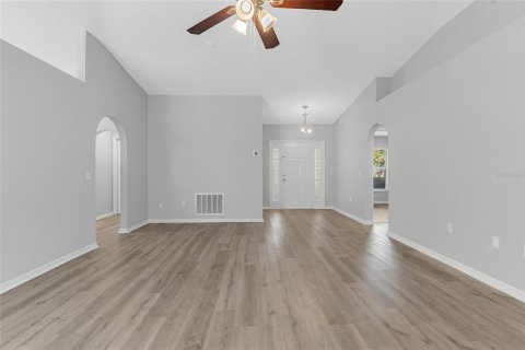 Villa ou maison à vendre à Apopka, Floride: 3 chambres, 151.52 m2 № 2408935 - photo 10