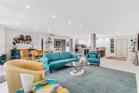 Condominio en venta en Bal Harbour, Florida, 4 dormitorios, 235.97 m2 № 2000711 - foto 4