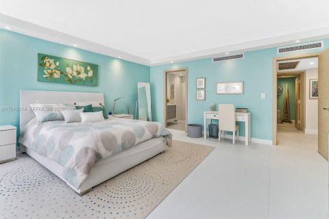 Condominio en venta en Bal Harbour, Florida, 4 dormitorios, 235.97 m2 № 2000711 - foto 21