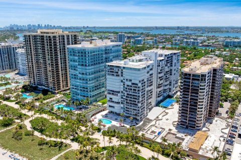 Condominio en venta en Bal Harbour, Florida, 4 dormitorios, 235.97 m2 № 2000711 - foto 29