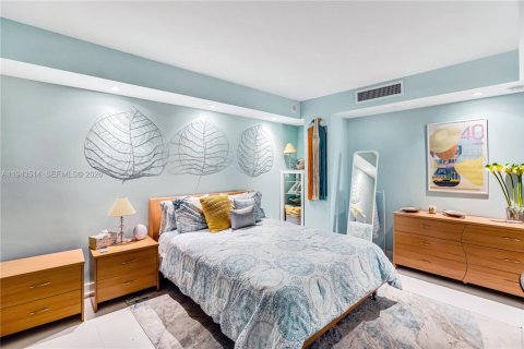 Condominio en venta en Bal Harbour, Florida, 4 dormitorios, 235.97 m2 № 2000711 - foto 24