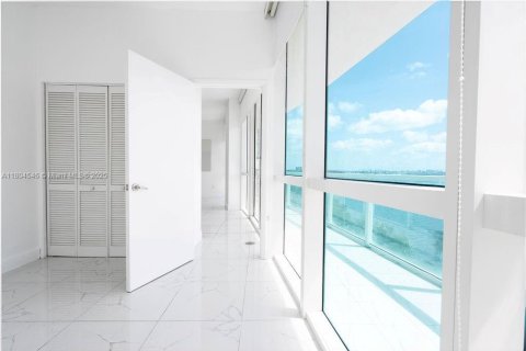 Condo in Miami, Florida, 2 bedrooms  № 1864140 - photo 7