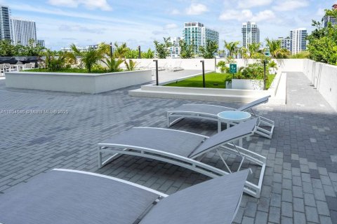 Condo in Miami, Florida, 2 bedrooms  № 1864140 - photo 30