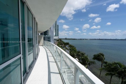 Condo in Miami, Florida, 2 bedrooms  № 1864140 - photo 16