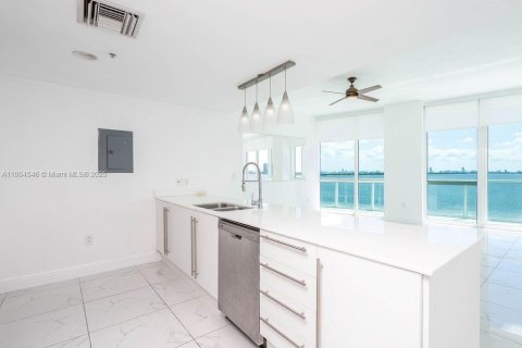 Condo in Miami, Florida, 2 bedrooms  № 1864140 - photo 5