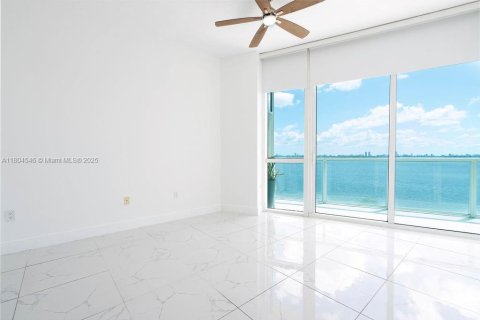 Condo in Miami, Florida, 2 bedrooms  № 1864140 - photo 10