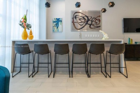 Condo in Miami, Florida, 2 bedrooms  № 1864140 - photo 25
