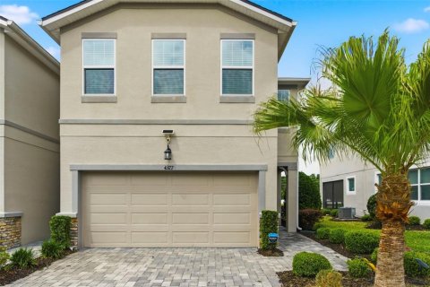 Townhouse in VOLANTI in Lutz, Florida 3 bedrooms, 207.17 sq.m. № 2151079 - photo 4