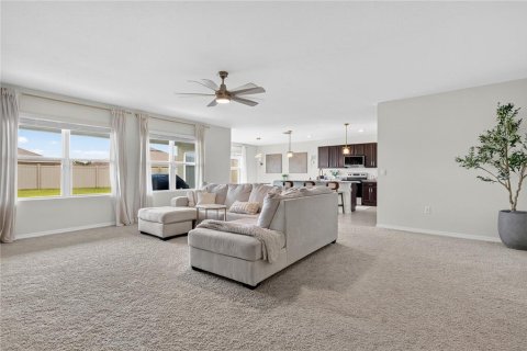 House in Auburndale, Florida 4 bedrooms, 219.25 sq.m. № 1828346 - photo 4