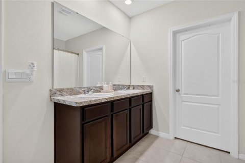 House in Auburndale, Florida 4 bedrooms, 219.25 sq.m. № 1828346 - photo 18