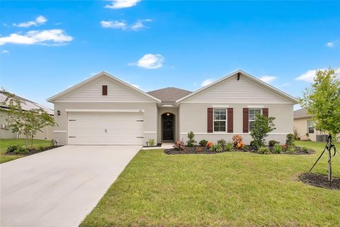 House in Auburndale, Florida 4 bedrooms, 219.25 sq.m. № 1828346 - photo 1