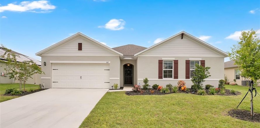Casa en Auburndale, Florida 4 dormitorios, 219.25 m2 № 1828346