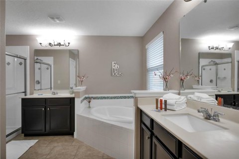 House in Davenport, Florida 5 bedrooms, 316.05 sq.m. № 1908982 - photo 25