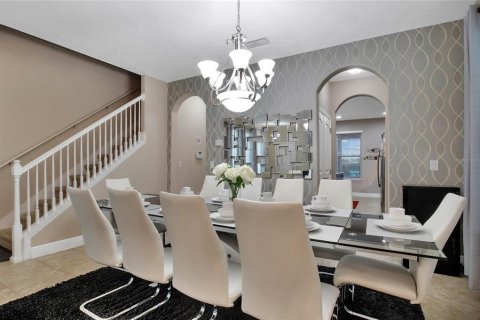 House in Davenport, Florida 5 bedrooms, 316.05 sq.m. № 1908982 - photo 7