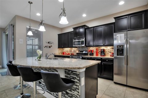 House in Davenport, Florida 5 bedrooms, 316.05 sq.m. № 1908982 - photo 9