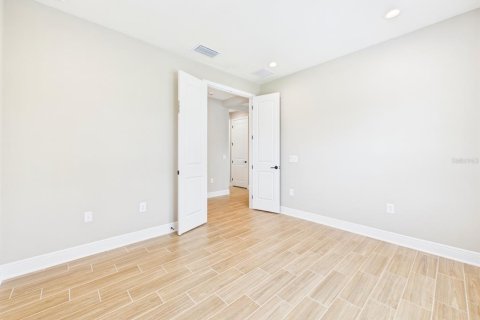 Villa ou maison à vendre à Sarasota, Floride: 2 chambres, 151.8 m2 № 2267368 - photo 14