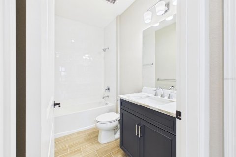 Villa ou maison à vendre à Sarasota, Floride: 2 chambres, 151.8 m2 № 2267368 - photo 16