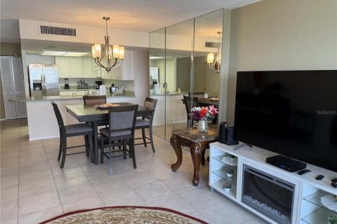 Снять в аренду кондоминиум в Клируотер, Флорида 4 комнаты, 126.72м2, № 1751641 - фото 9