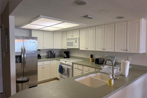 Снять в аренду кондоминиум в Клируотер, Флорида 4 комнаты, 126.72м2, № 1751641 - фото 6