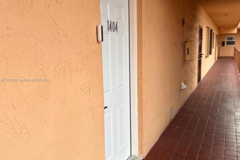 Condominio en venta en Hialeah, Florida, 2 dormitorios, 80.82 m2 № 1754175 - foto 3