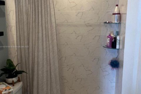 Condominio en venta en Hialeah, Florida, 2 dormitorios, 80.82 m2 № 1754175 - foto 18