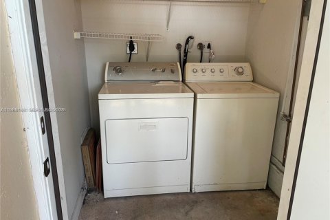 Copropriété à louer à Cutler Bay, Floride: 2 chambres, 78.04 m2 № 2048210 - photo 11