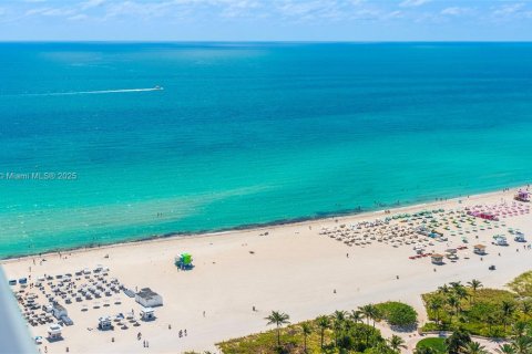 Condo in Miami Beach, Florida, 4 bedrooms  № 2022973 - photo 11