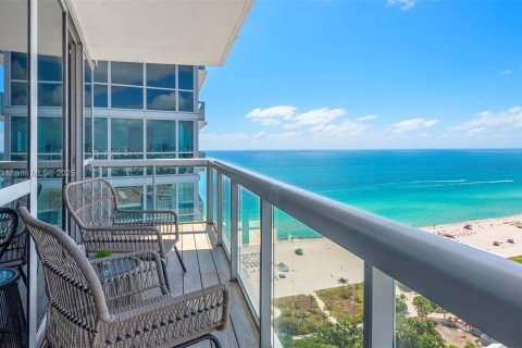 Condo in Miami Beach, Florida, 4 bedrooms  № 2022973 - photo 10