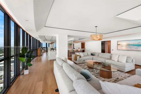 Condo in Miami Beach, Florida, 4 bedrooms  № 2022973 - photo 4