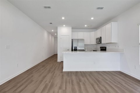 Townhouse in Jacksonville, Florida 4 bedrooms, 144.65 sq.m. № 1792851 - photo 12