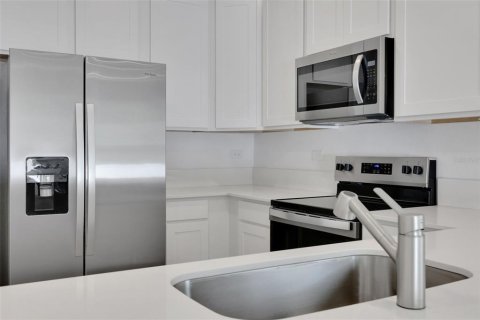 Townhouse in Jacksonville, Florida 4 bedrooms, 144.65 sq.m. № 1792851 - photo 8