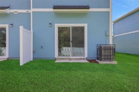 Townhouse in Jacksonville, Florida 4 bedrooms, 144.65 sq.m. № 1792851 - photo 5