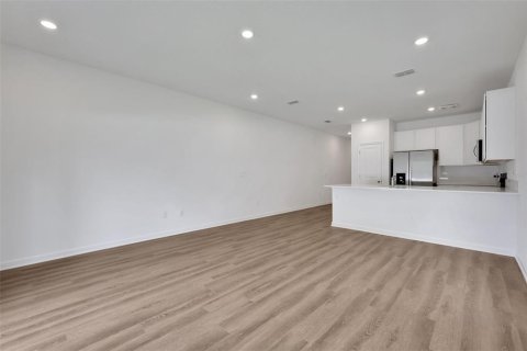 Townhouse in Jacksonville, Florida 4 bedrooms, 144.65 sq.m. № 1792851 - photo 13