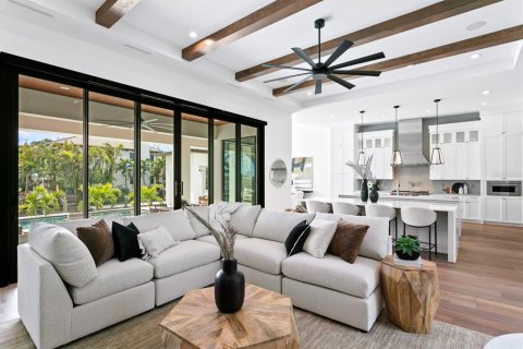 House in Saint Petersburg, Florida 4 bedrooms, 488.2 sq.m. № 1569252 - photo 6