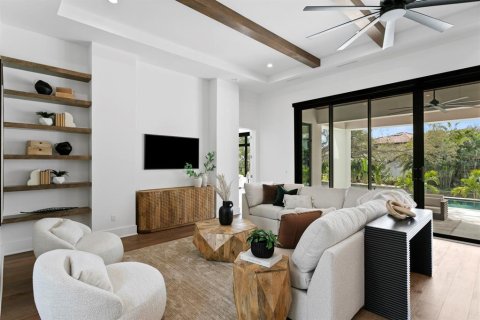 House in Saint Petersburg, Florida 4 bedrooms, 488.2 sq.m. № 1569252 - photo 5