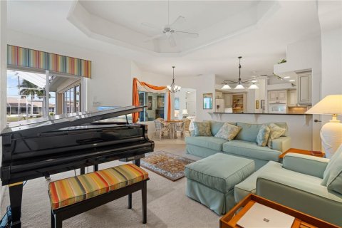 Villa ou maison à vendre à Punta Gorda, Floride: 5 chambres, 365.66 m2 № 2403380 - photo 28