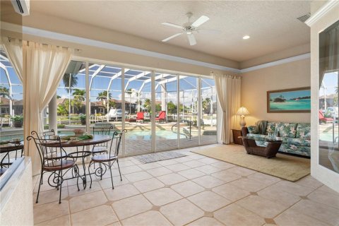 Villa ou maison à vendre à Punta Gorda, Floride: 5 chambres, 365.66 m2 № 2403380 - photo 10
