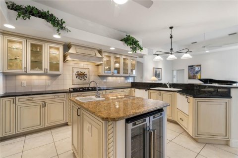 Villa ou maison à vendre à Punta Gorda, Floride: 5 chambres, 365.66 m2 № 2403380 - photo 8
