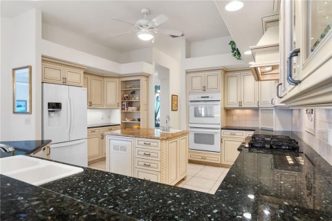 Villa ou maison à vendre à Punta Gorda, Floride: 5 chambres, 365.66 m2 № 2403380 - photo 7