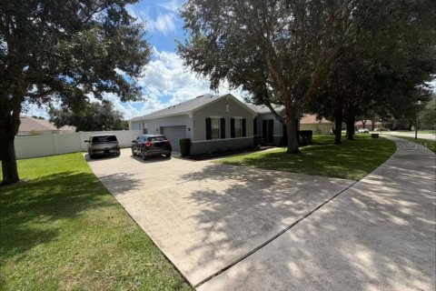 Villa ou maison à vendre à Apopka, Floride: 4 chambres, 175.96 m2 № 2411602 - photo 3