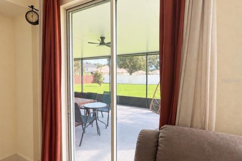 Villa ou maison à vendre à Apopka, Floride: 4 chambres, 175.96 m2 № 2411602 - photo 8