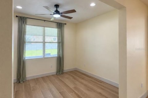 Villa ou maison à vendre à Apopka, Floride: 4 chambres, 175.96 m2 № 2411602 - photo 12