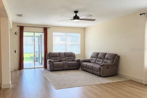 Villa ou maison à vendre à Apopka, Floride: 4 chambres, 175.96 m2 № 2411602 - photo 6