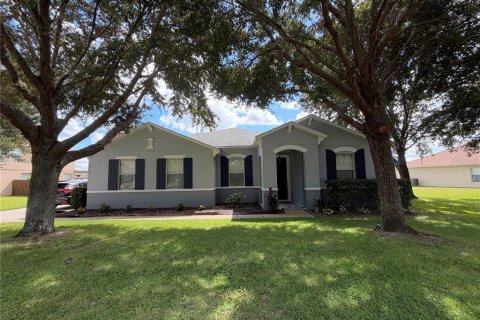Villa ou maison à Apopka, Floride 4 chambres, 175.96 m2 № 2411602