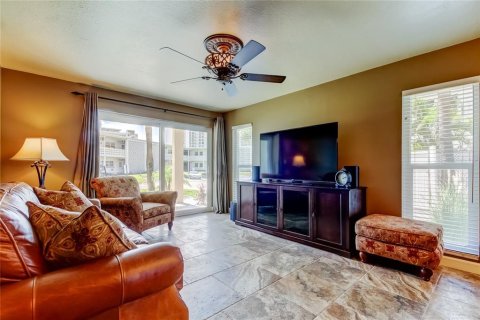 Copropriété à vendre à Saint Pete Beach, Floride: 2 chambres, 92.9 m2 № 2302341 - photo 20