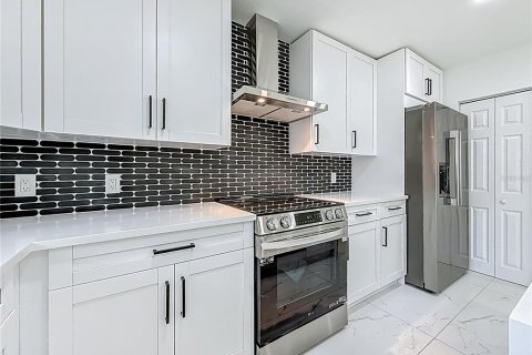 Снять в аренду виллу или дом в Сент-Питерсберг, Флорида 2 комнаты, 218.04м2, № 1905540 - фото 14