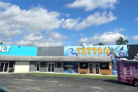 Commercial property in Florida City, Florida № 1986147 - photo 2